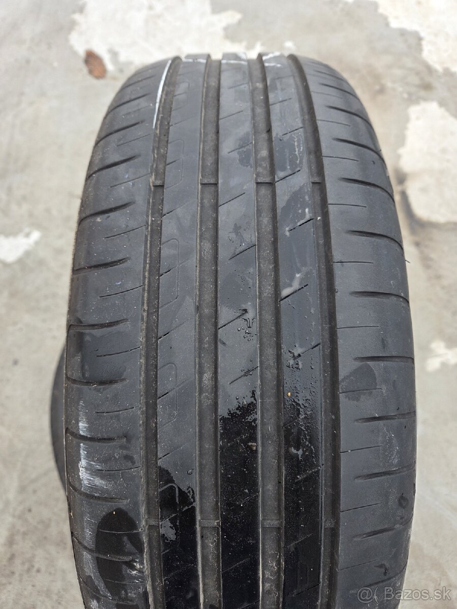 Goodyear Efficient grip 205/55r17 leto - 2