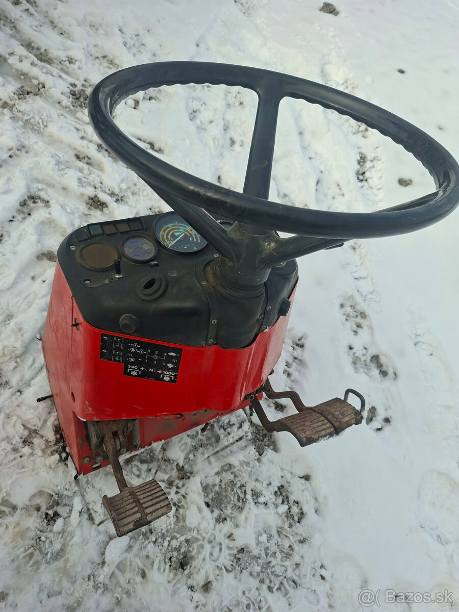 ponúkam panel pristrojovka zetor - 2