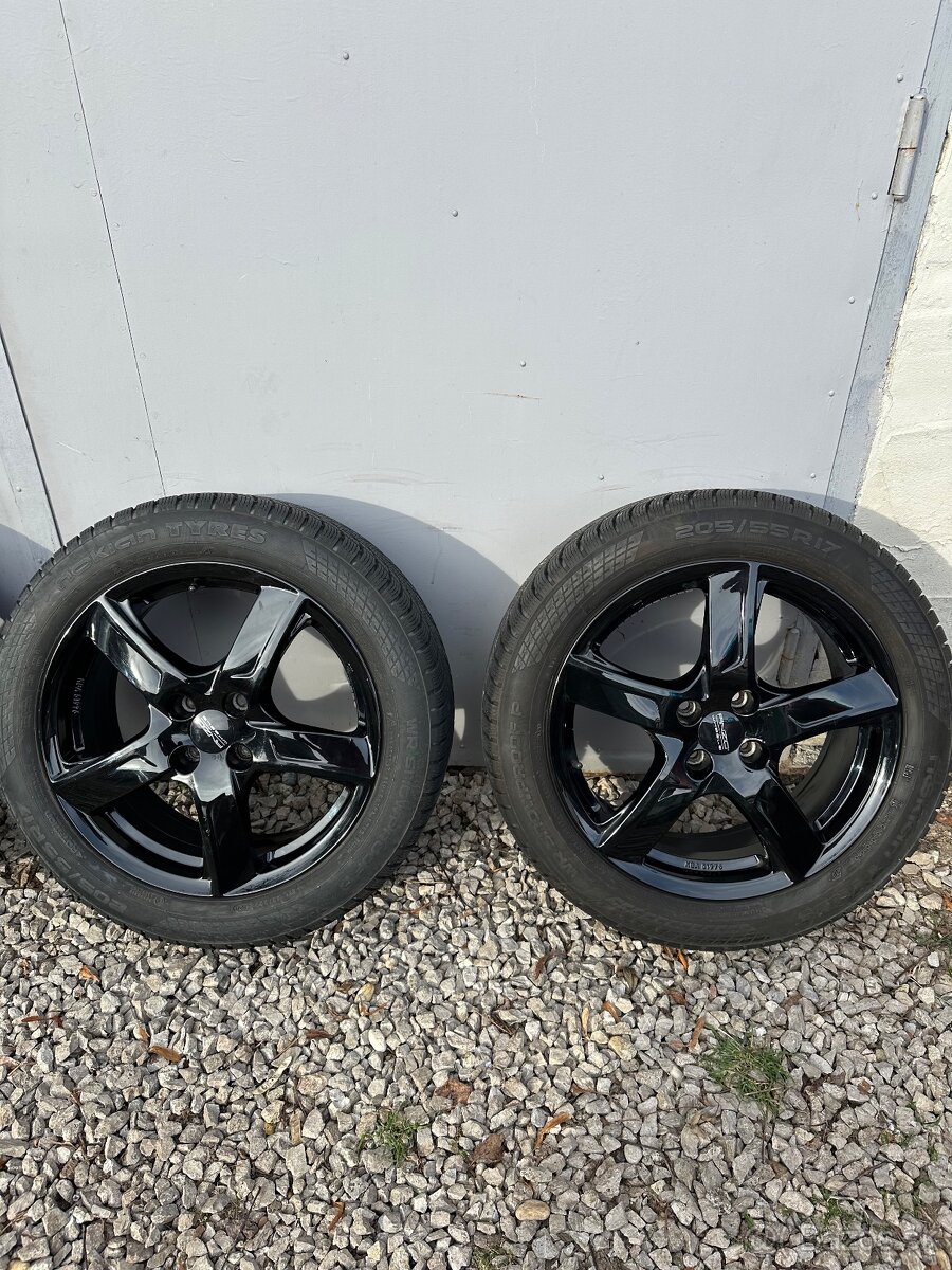 4x100 R17 pneu jak nové. - 2