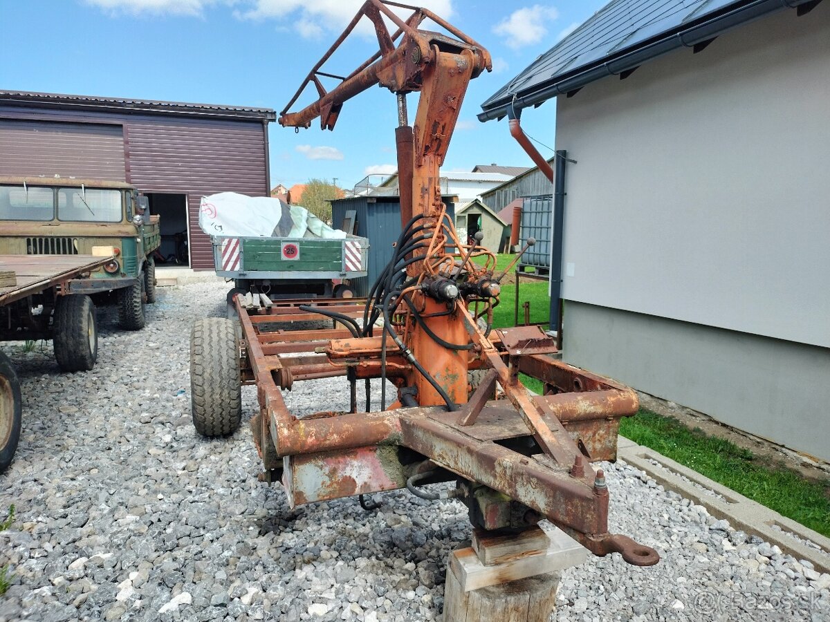 Podvozok s hydraulickou rukou - 2