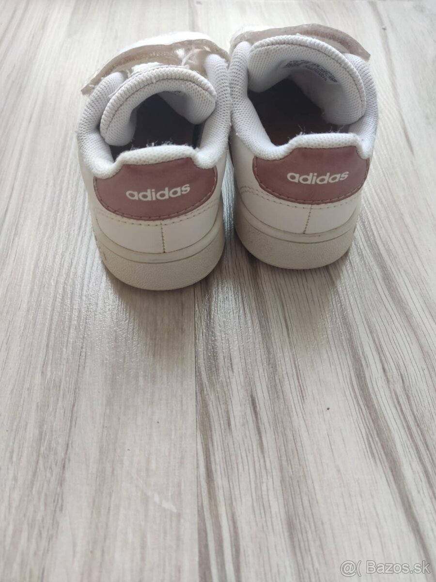Dievčenské tenisky Adidas - 2