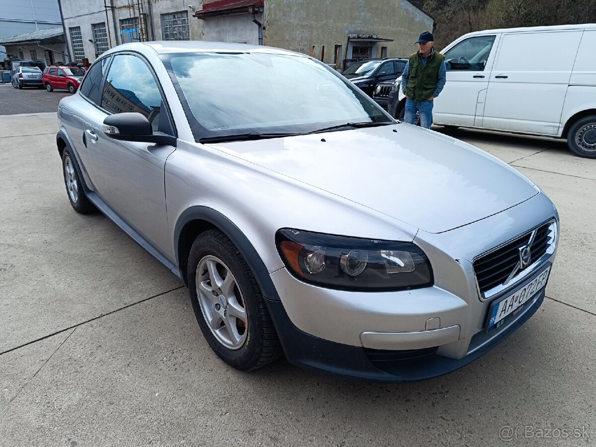 Volvo C30, 1,6 benzín,r .v. 4/2007, manual, 101 PS - 2