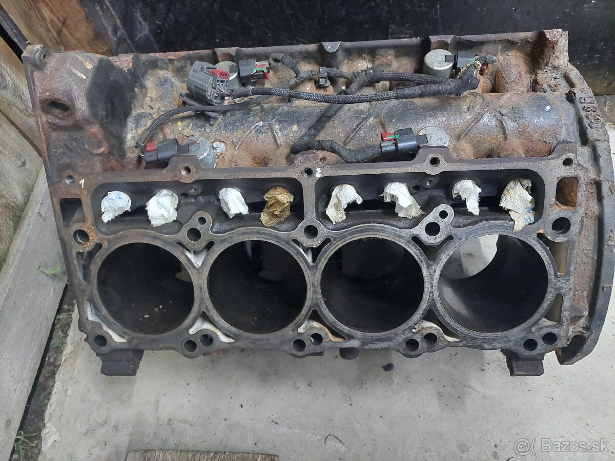 Blok motora 5.7 hemi, (5,7) - 2