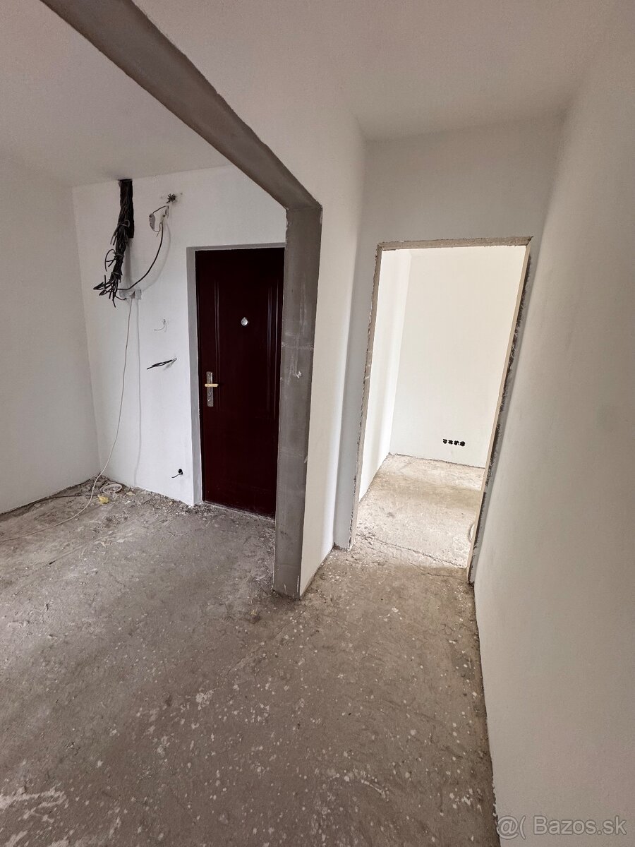 Predaj 4 izbový byt Sídlisko 1. Mája 88m2 s balkónom - 2