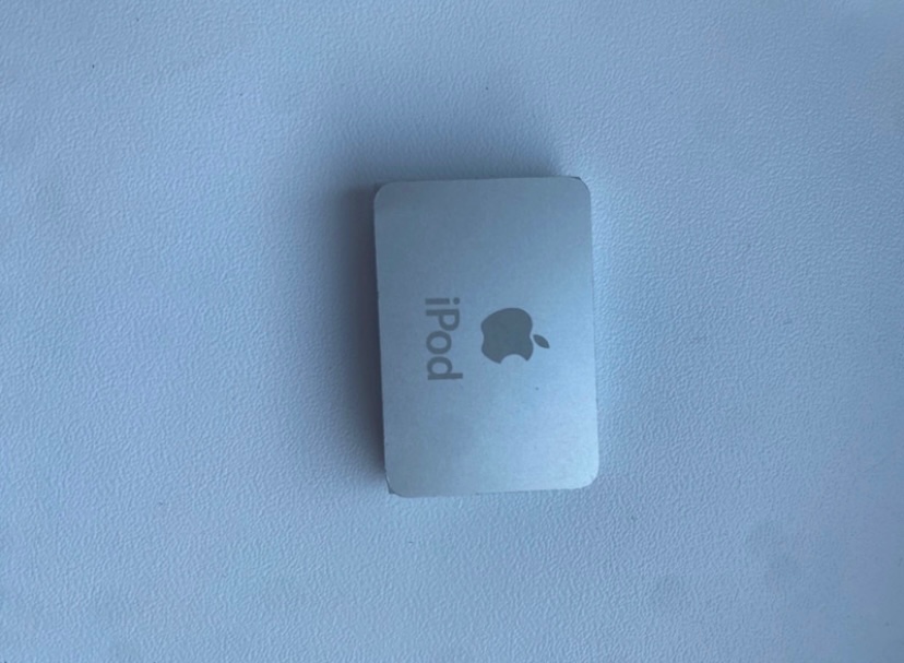 Apple MP3 Shuffle - 2