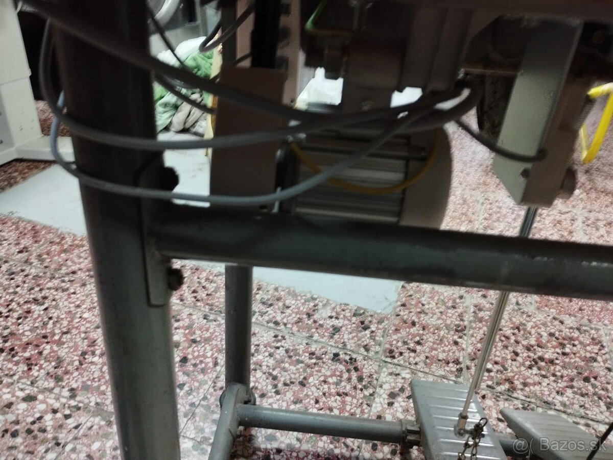 Šijací stroj Minerva - 2