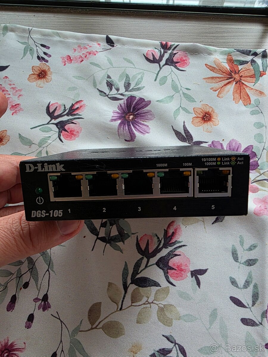 Switch D-Link DGS-105 - 2