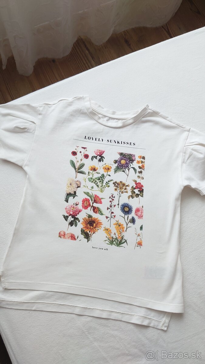 Nádherné kvalitné bavlnené kvietkované tričko značky Next - 2