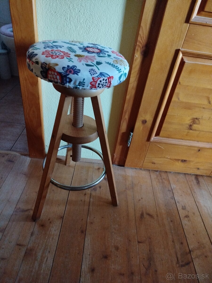 Barovy stol a barova stolicka - 2