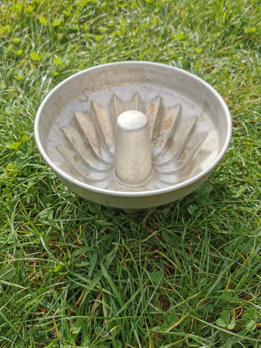 Predám starú formu na bábovku - 2