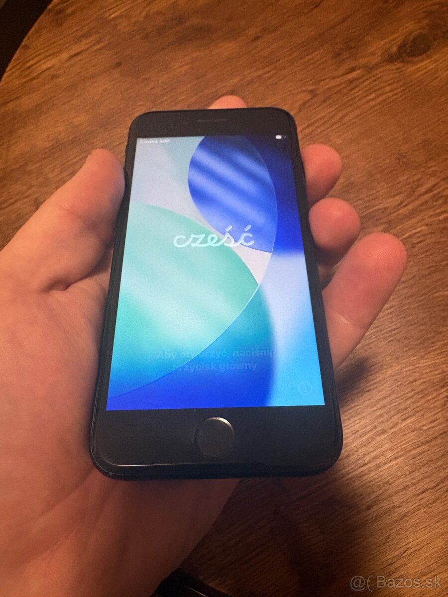 Predám IPhone SE 2022 128gb farba tmavomodrý - 2