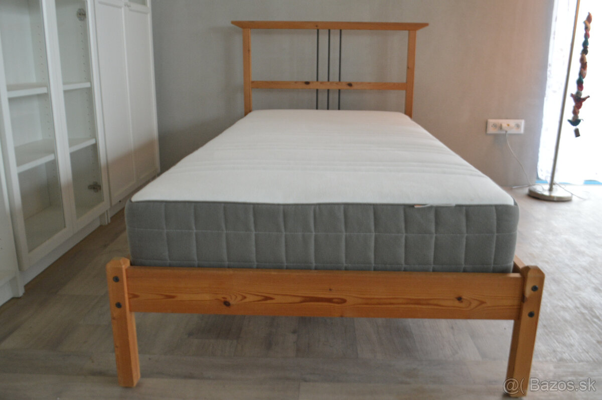 Drevená posteľ - 2