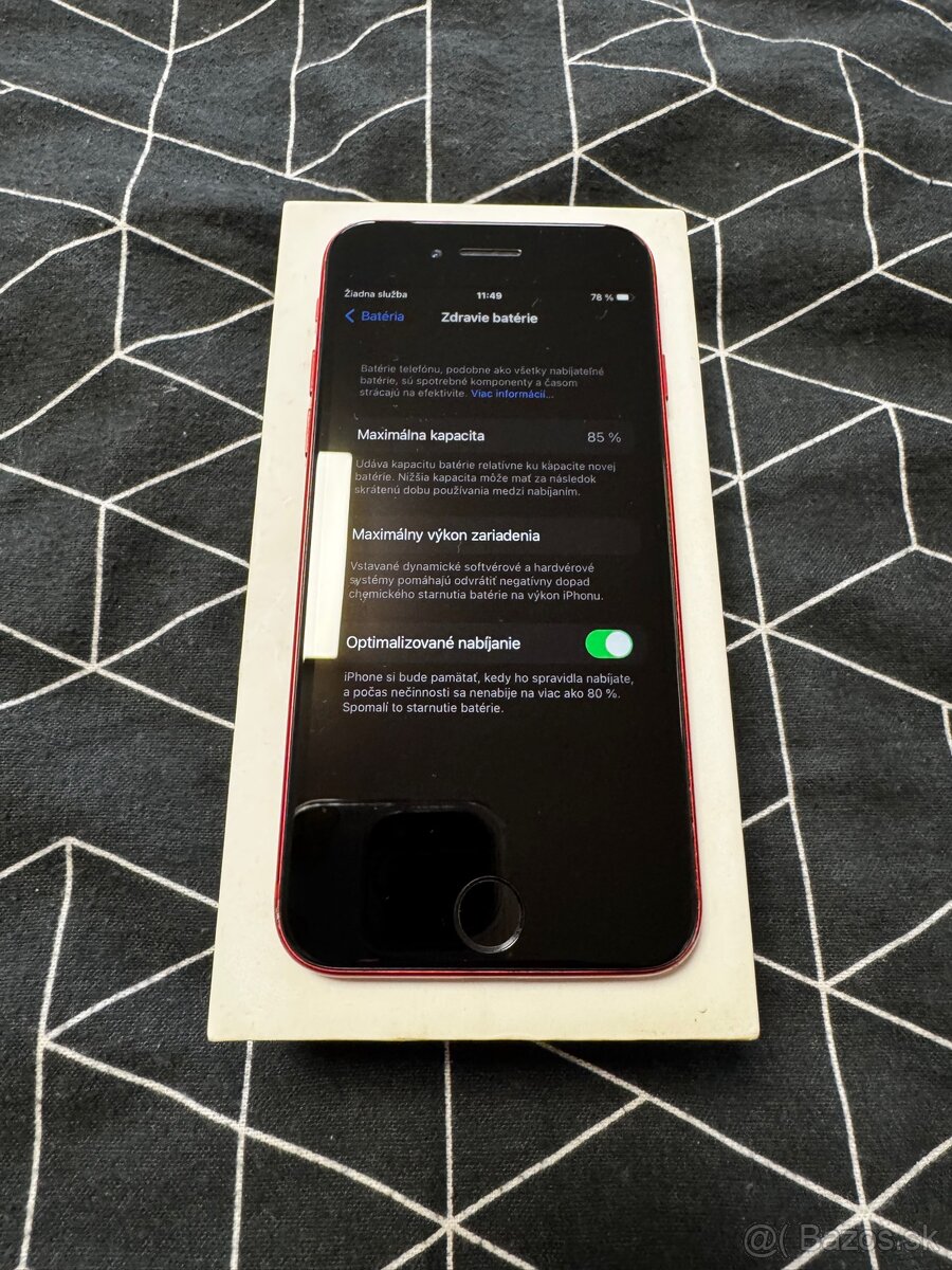 iPhone SE2020 Product Red - 2