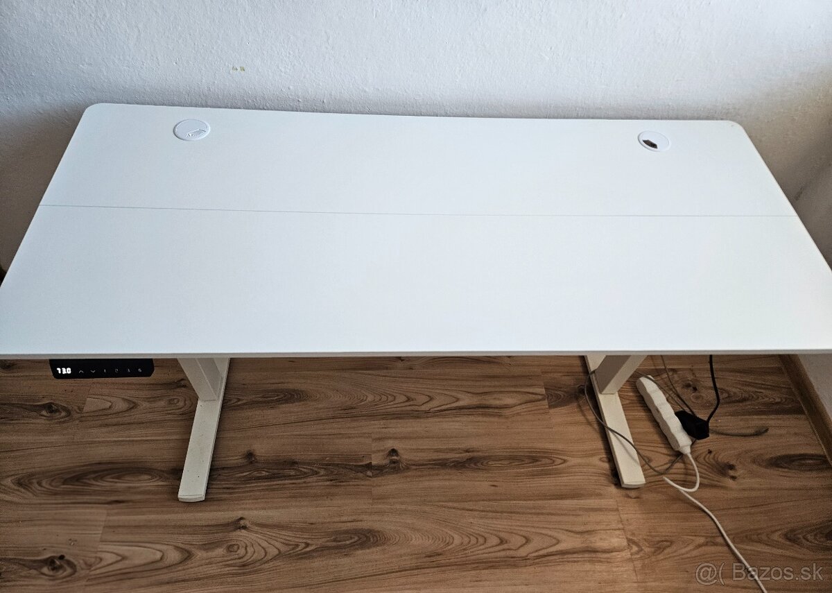 Elektrický výškovo nastaviteľný stôl - 2