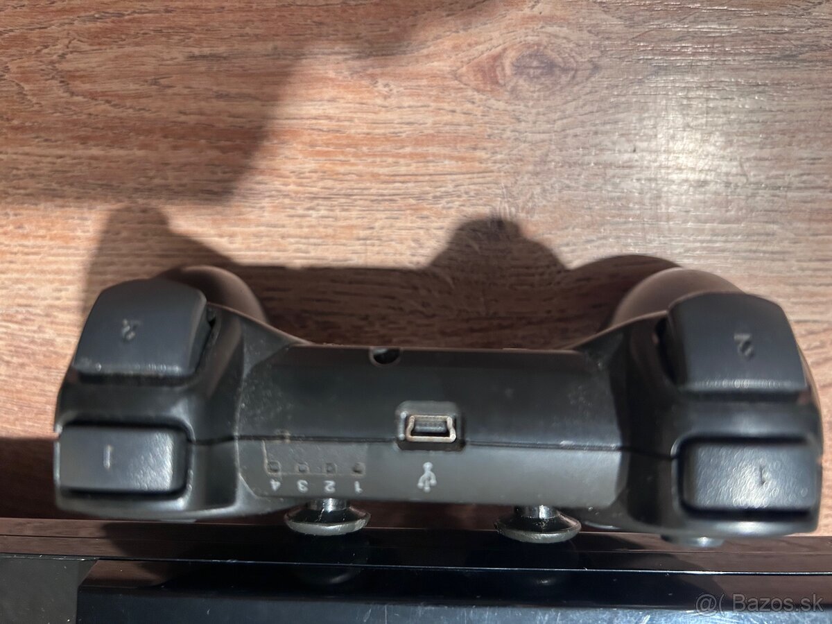 Predám hernú konzolu PS3 + príslušenstvo - 2