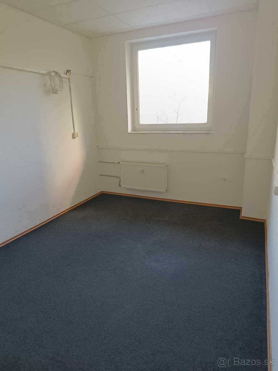 Na prenájom sklad 15 m2 Banská Bystrica - 2