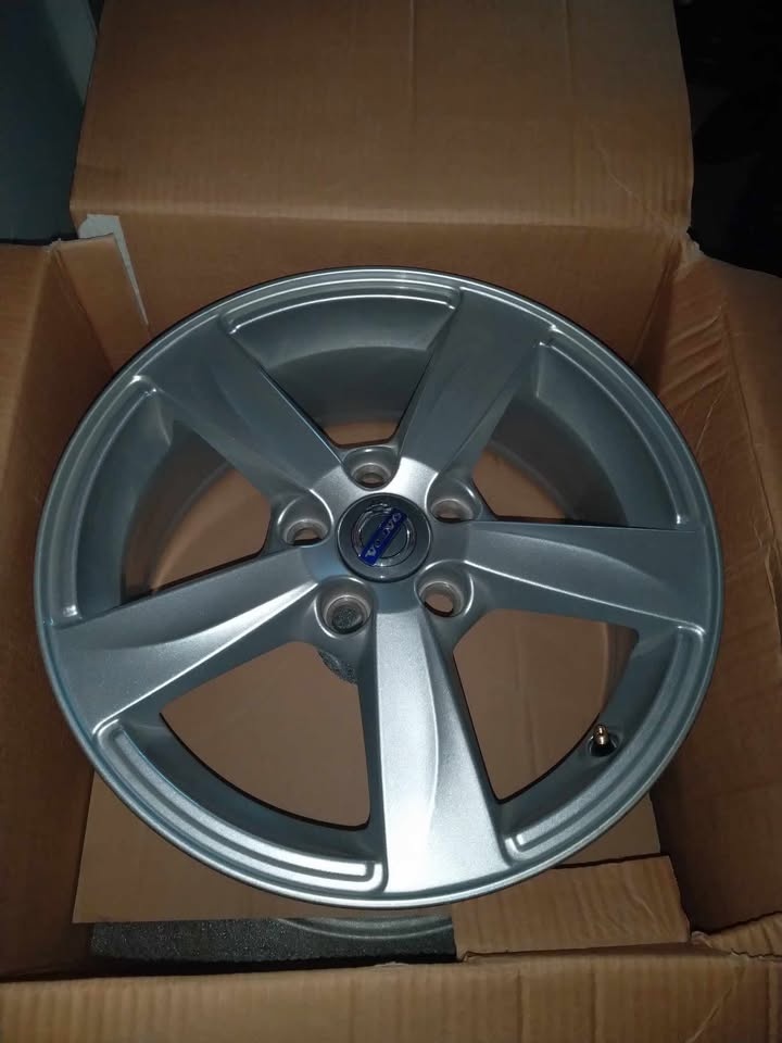 16" alu originál VOLVO. - 2