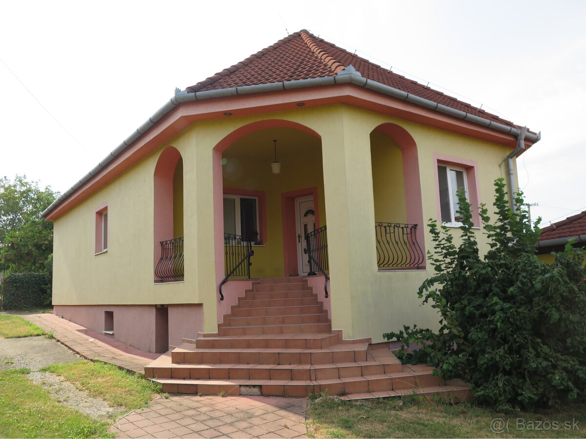 zrekonštruovaný praktický 4–IZBOVÝ RODINNÝ DOM v Lužiankach - 2