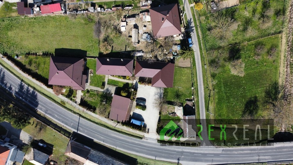 Predaj dvoch rodinných domov na jednom pozemku, Záhorce. - 2