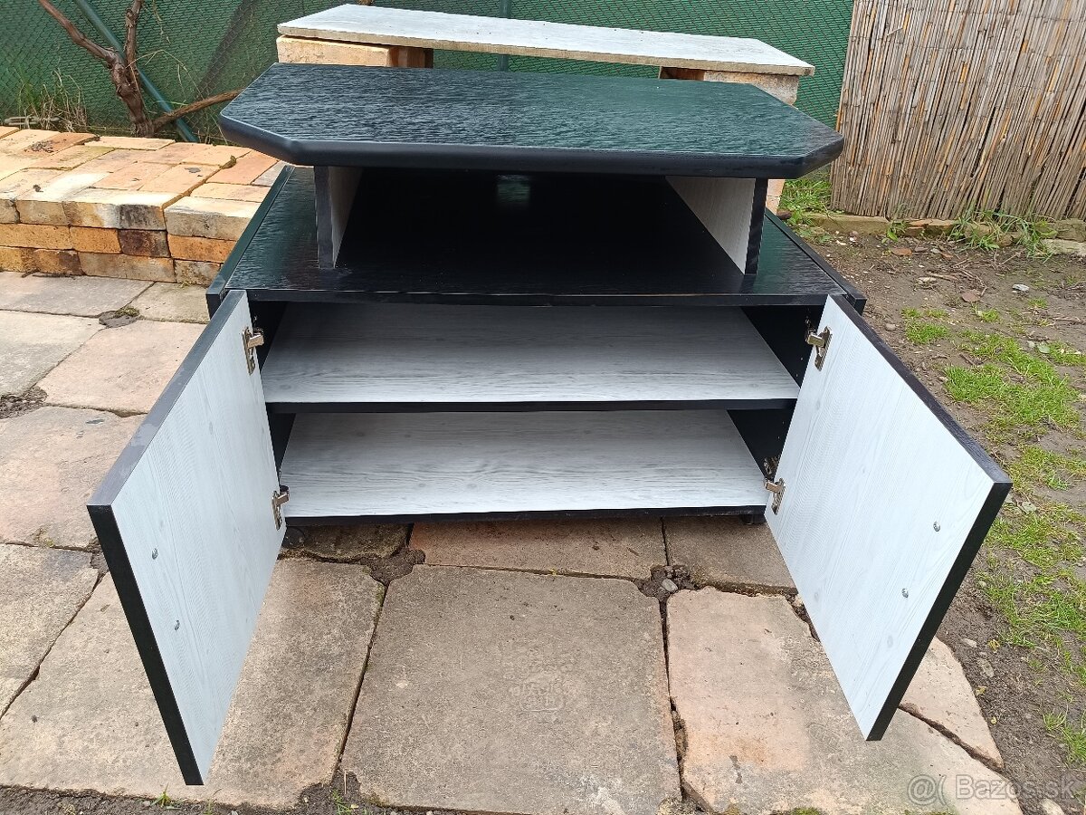 Tv stolík, komoda - 2