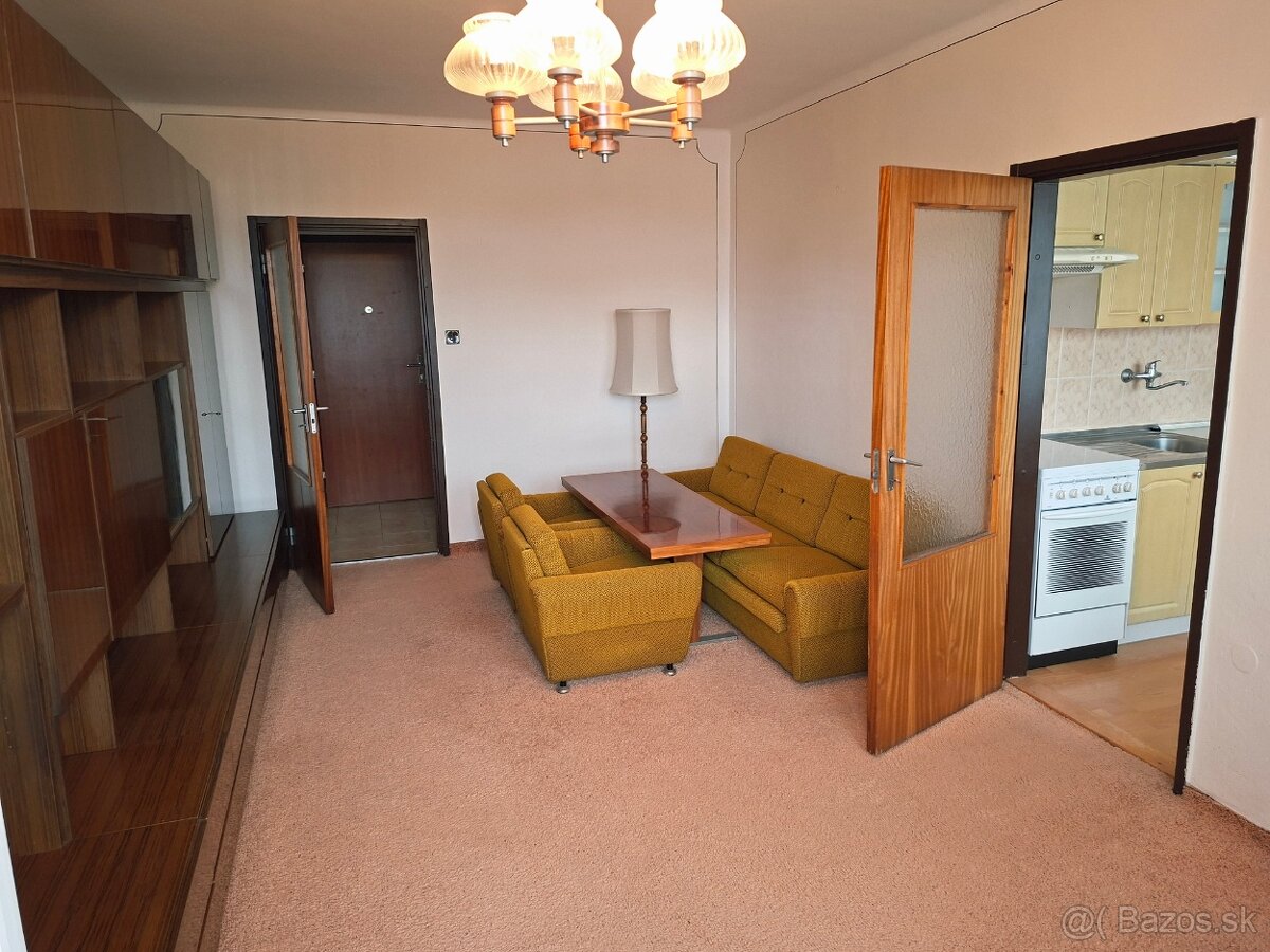 Priestranný 3 izbový byt TN - Partizánska, 79 m2 - 2