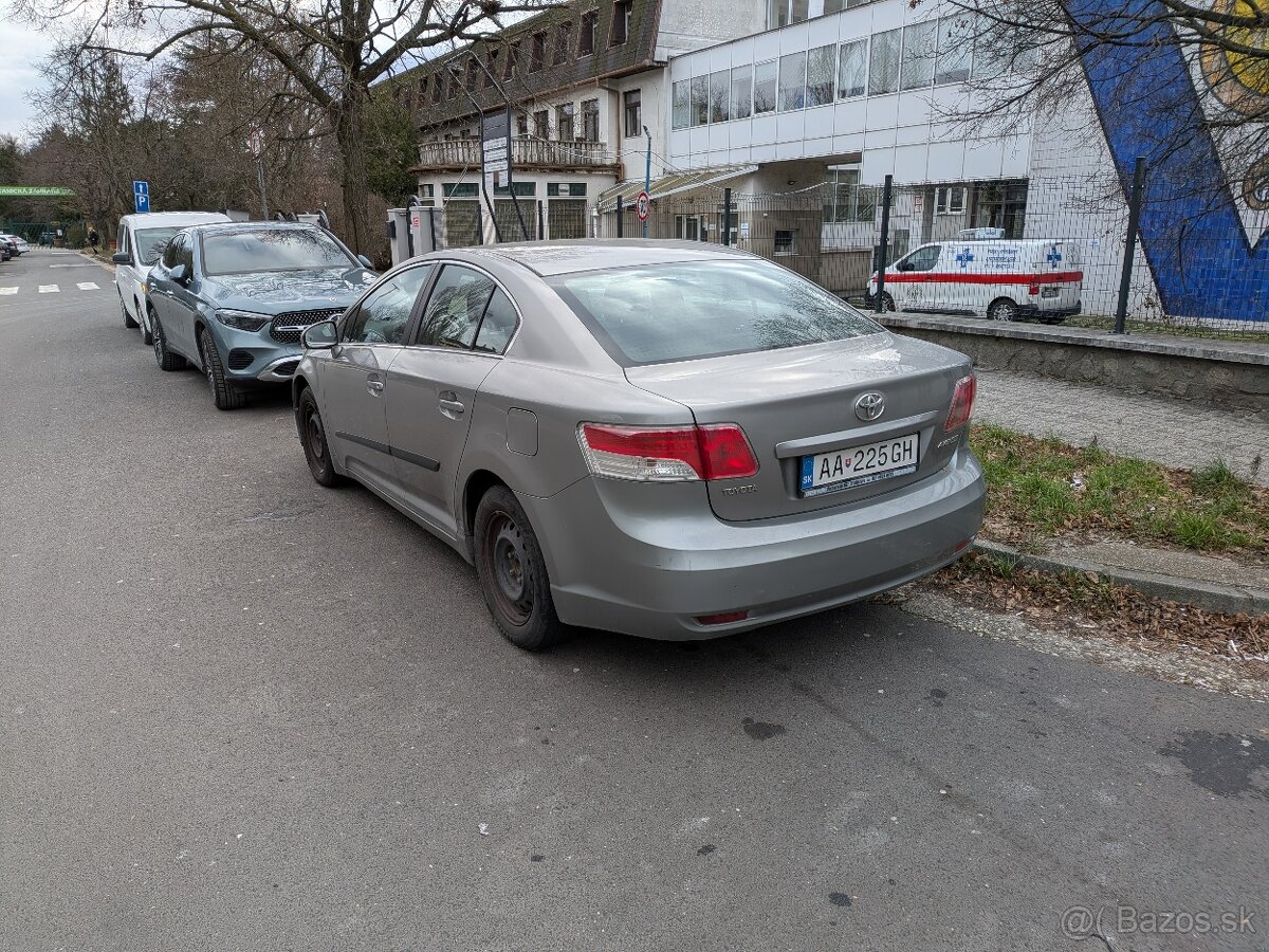 Toyota Avensis 1.8 Benzin T27 - 2