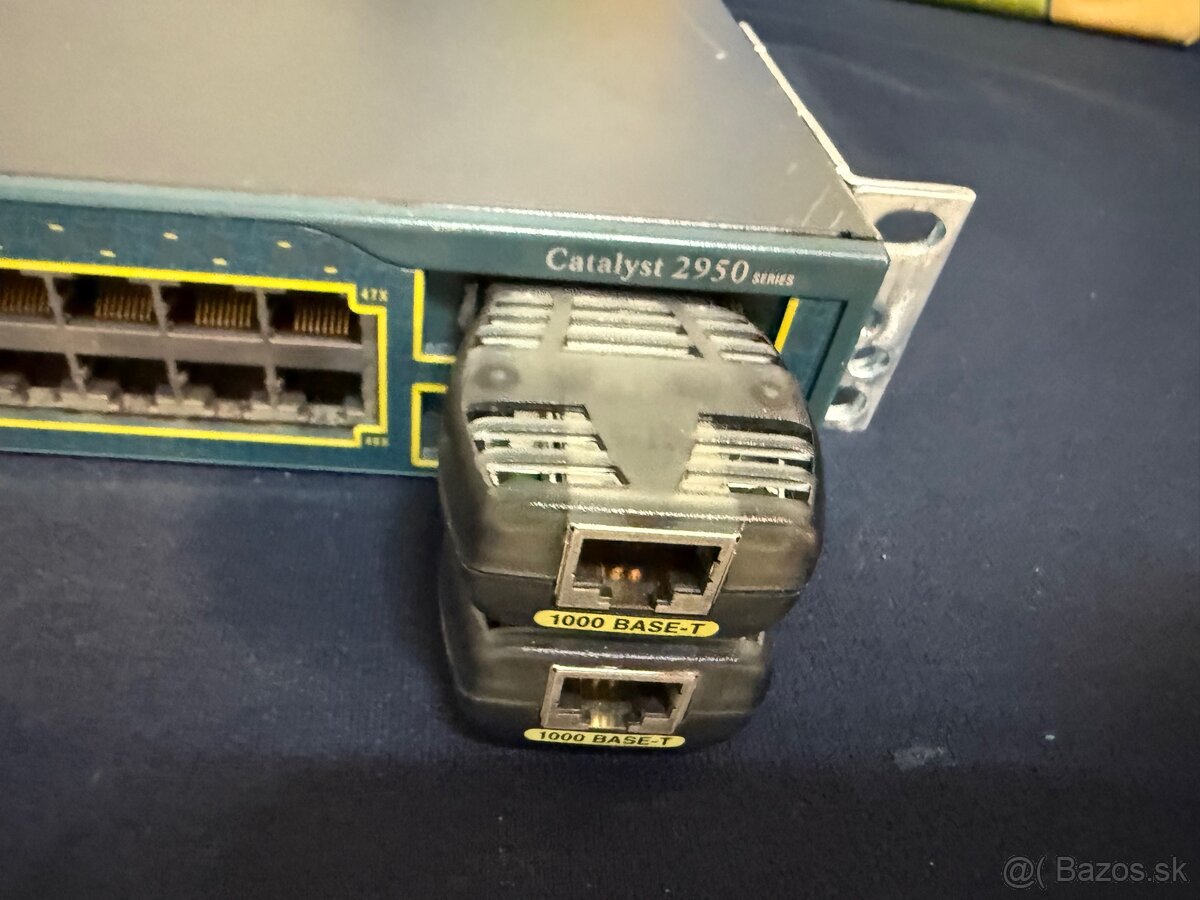 Cisco Catalyst 2950, 48 port 10/100 with 2 GBIC slots - 2