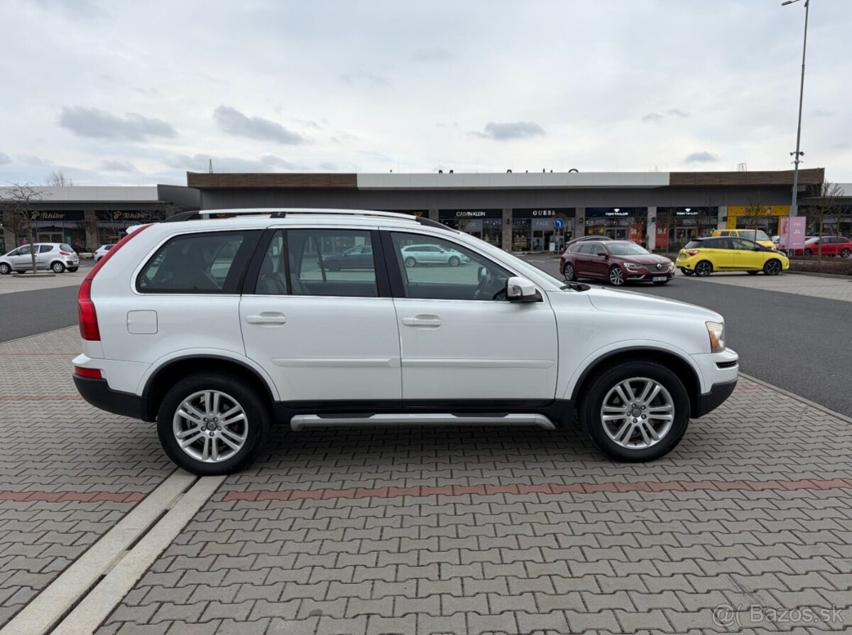 Volvo XC90 D5 AWD ČR 7 MÍST - 2