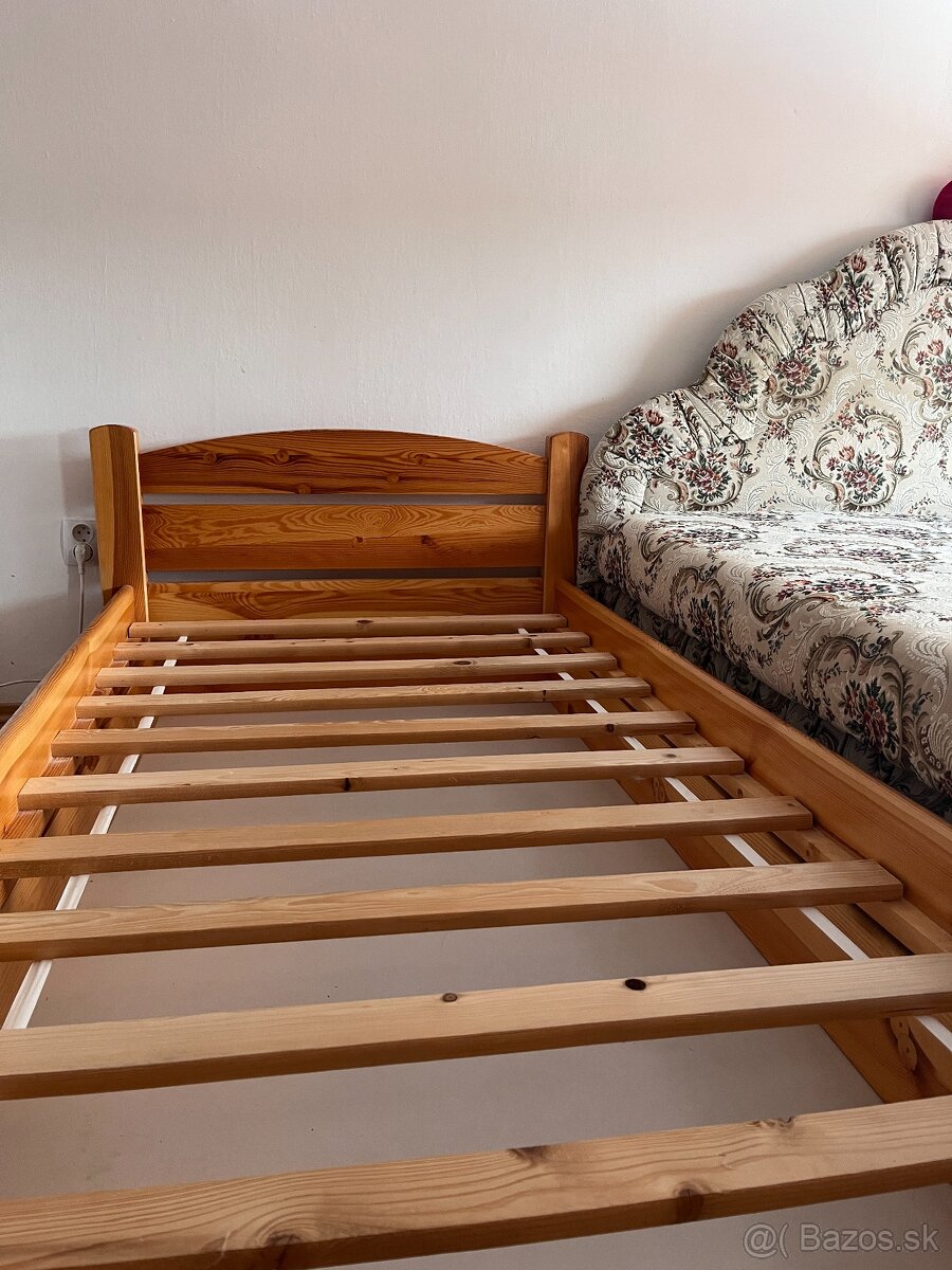 Drevená posteľ - 2