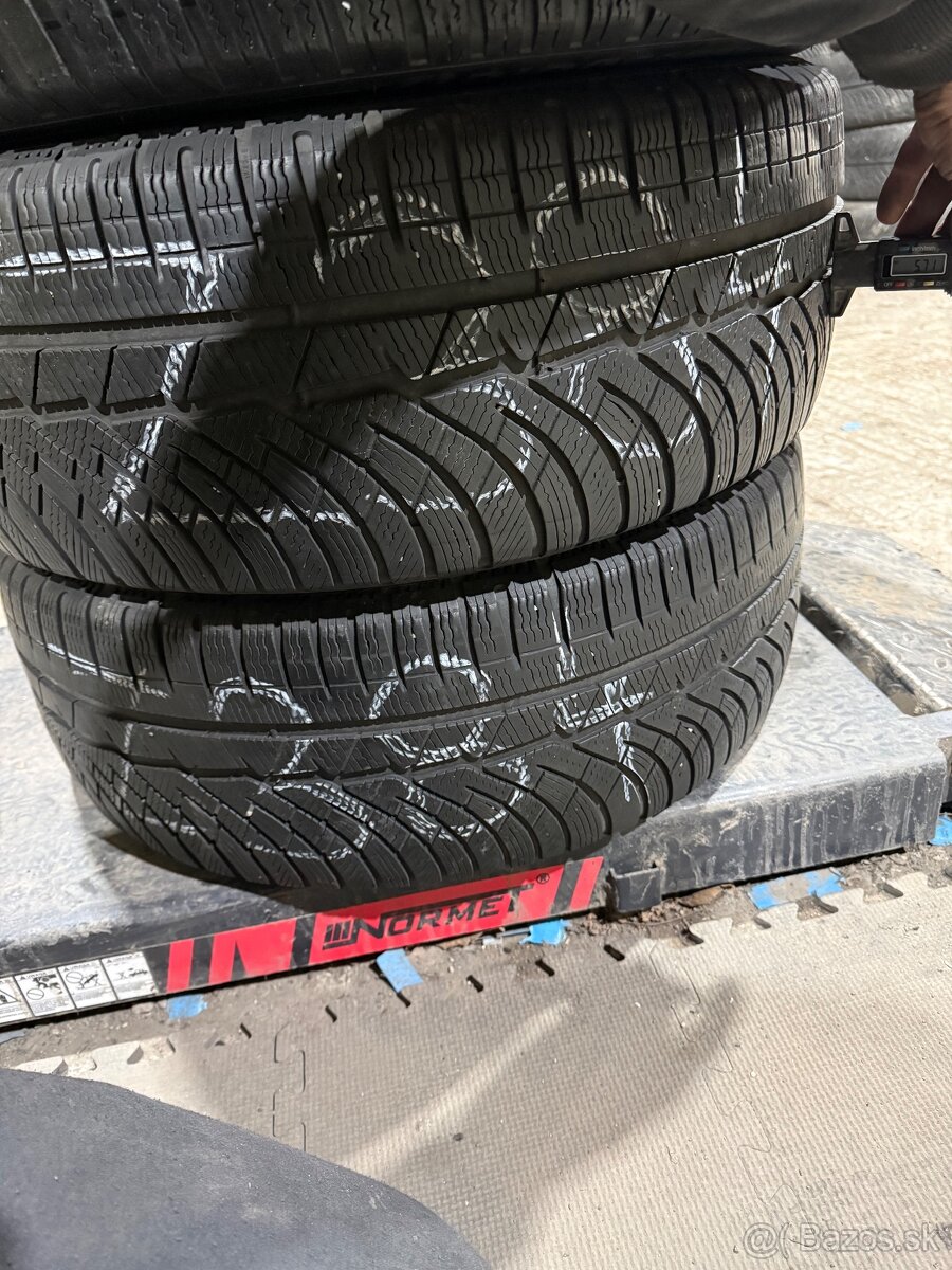 Z384 4ks zimné 245/45R18 - 2
