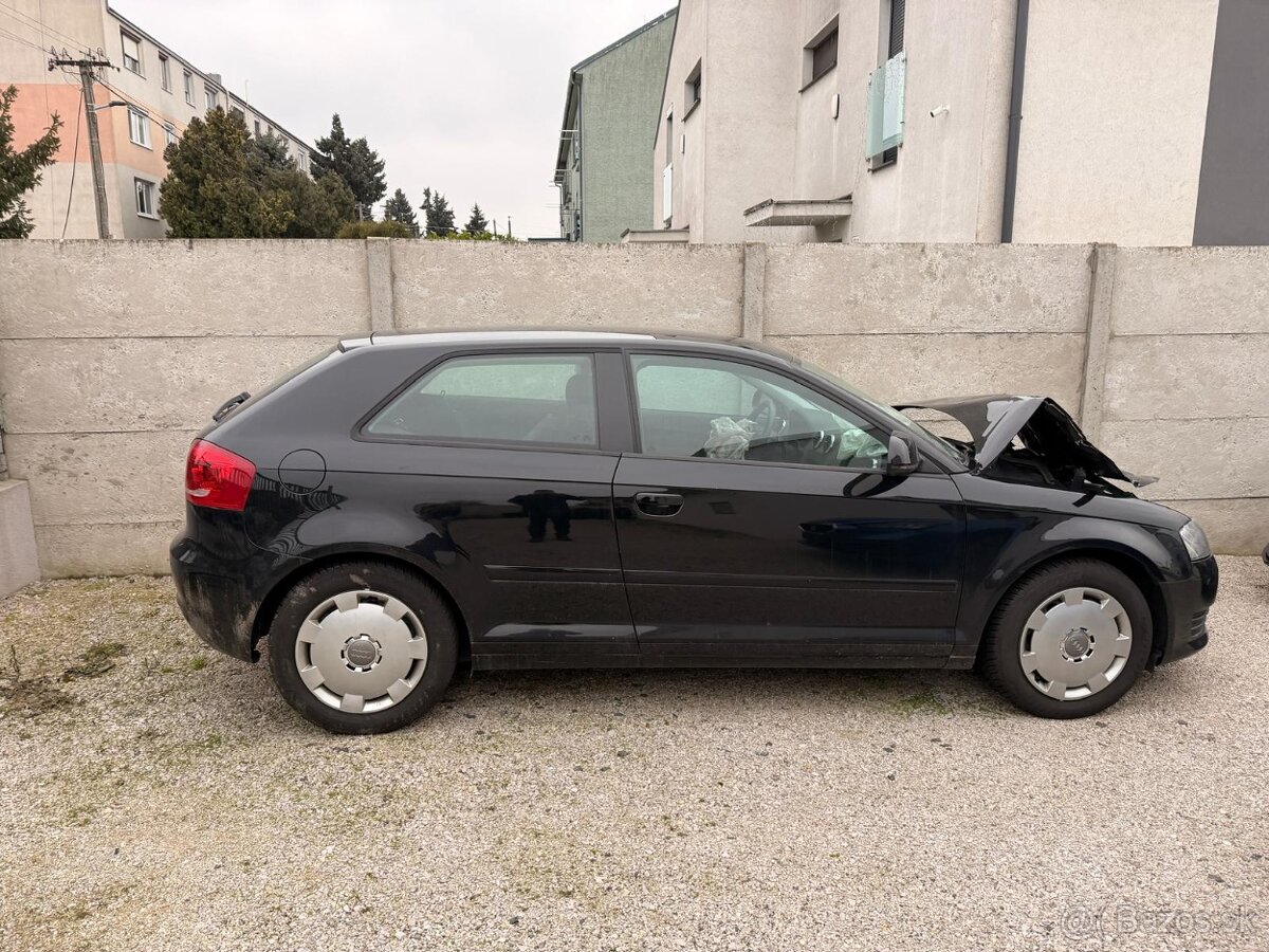 Havarované Audi A3 1,6 2010 75kW - 2