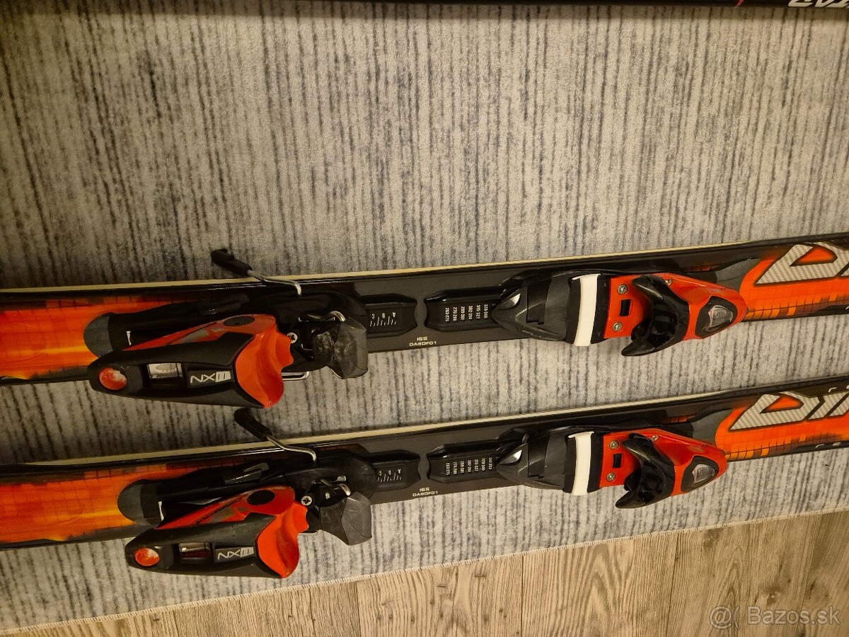 Lyže Dynastar + palice (set) - 2