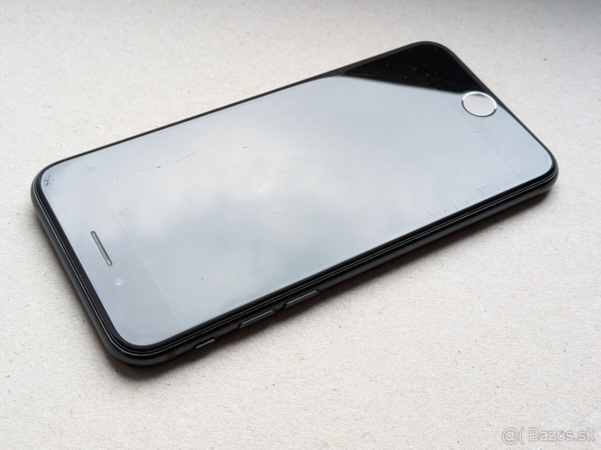 Predám Apple iPhone SE 2020 128GB v čiernej farbe. - 2