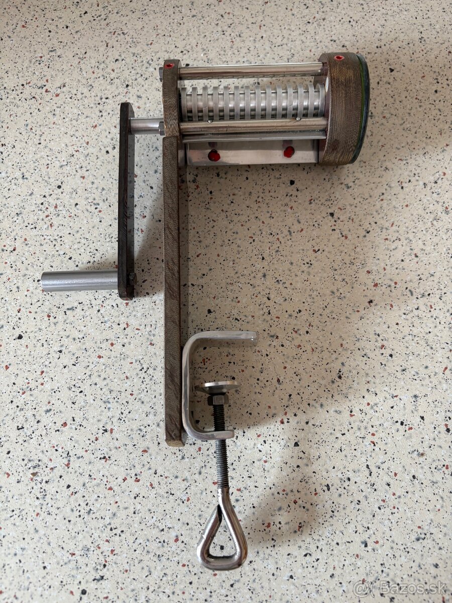 Mlynčeka na krájanie tenkých a hrubých rezancov - 2