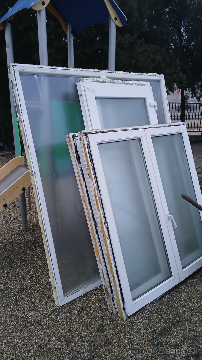 Predam plastove okna 150x125 2ks a 210x210 - 2