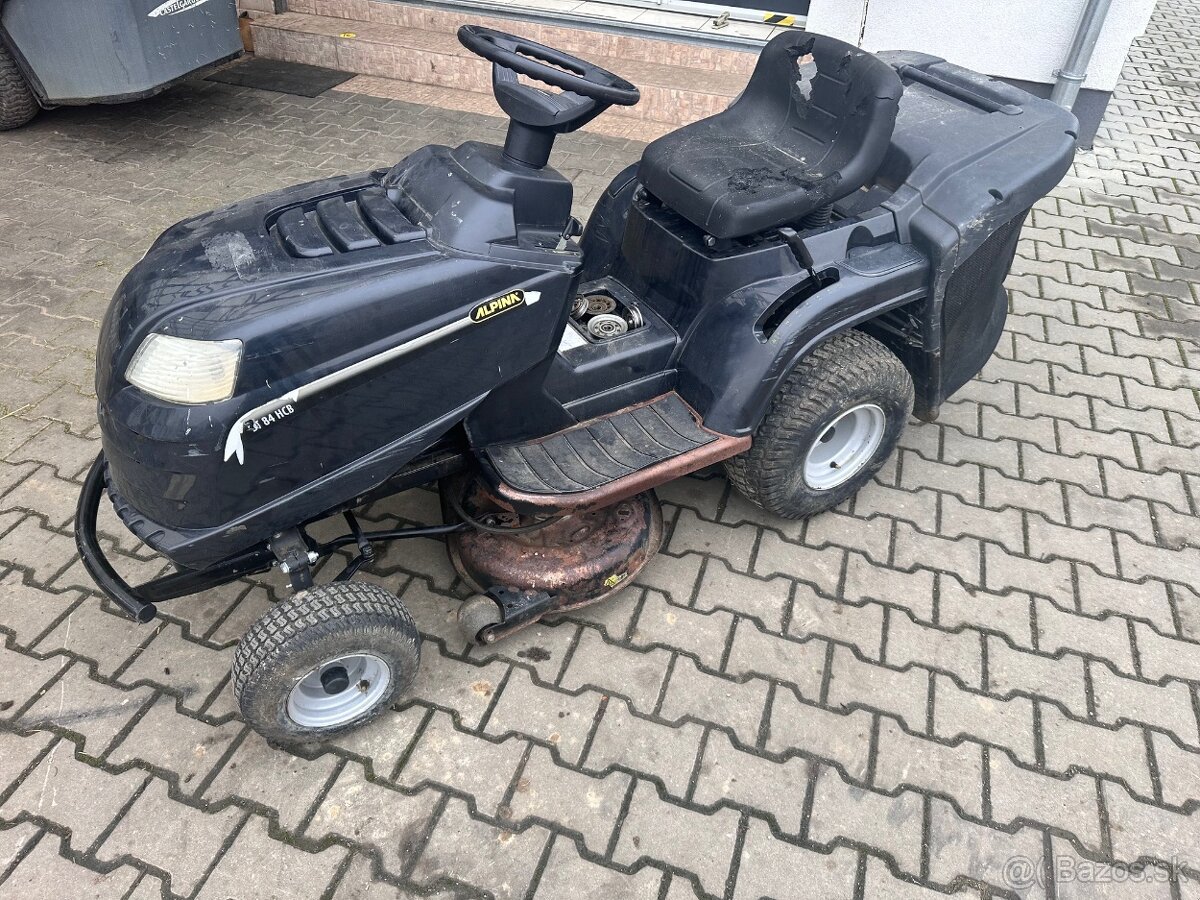 Predám traktorovú kosačku Stiga/Alpina s poškodeným motorom - 2