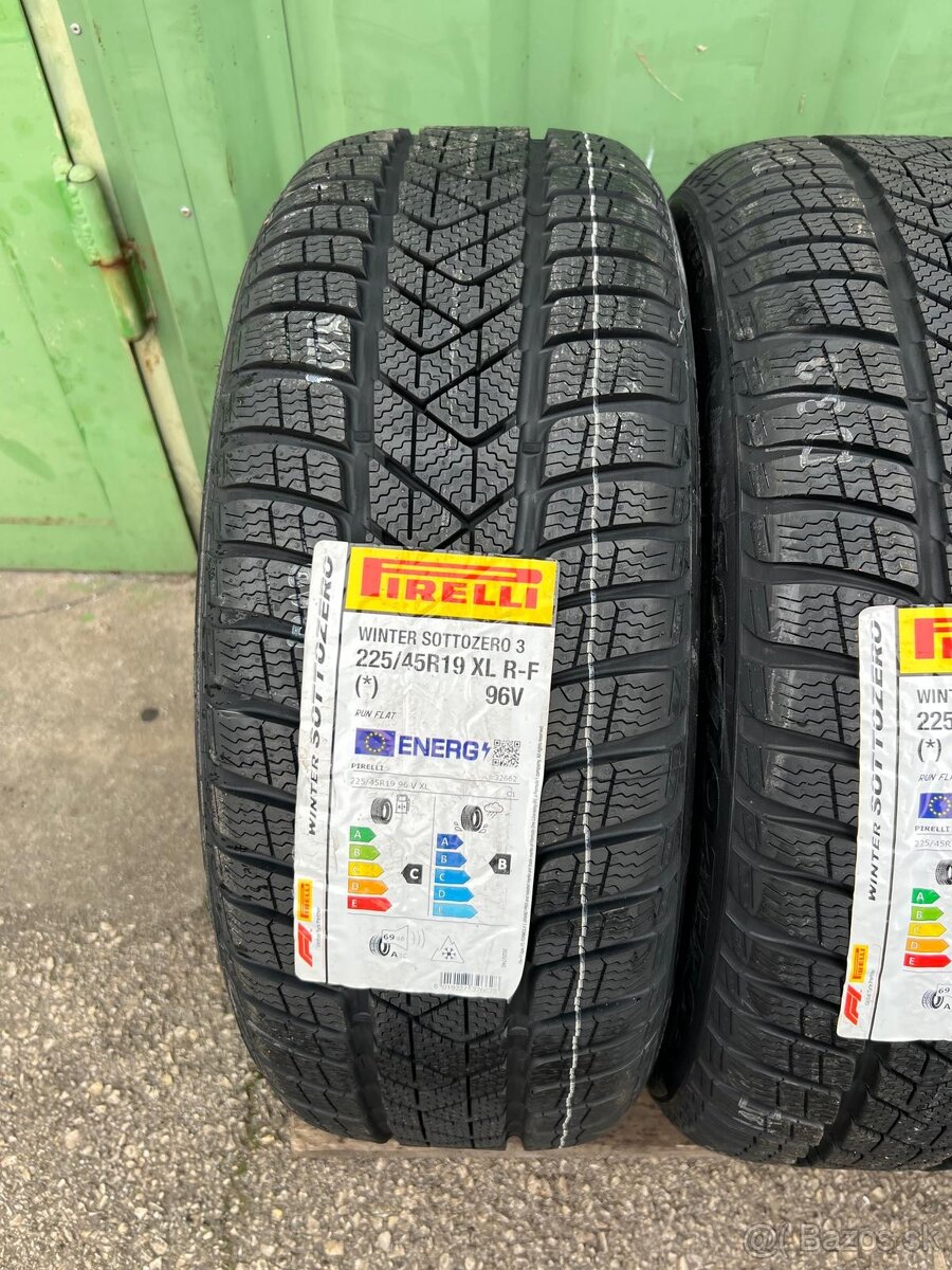 Zimné pneumatiky Pirelli 225/45R19 run flat - 2