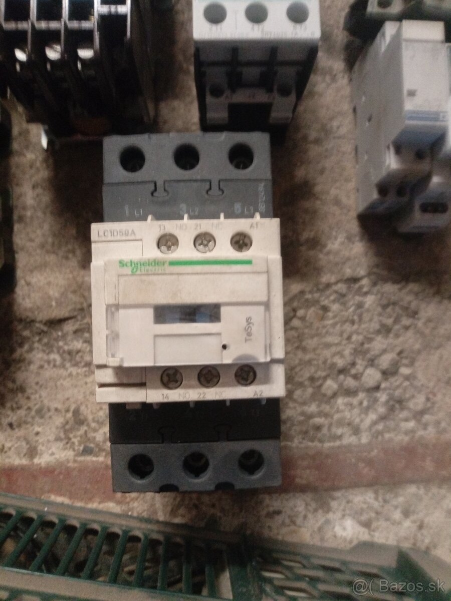 Elektroinstalacny material - 2