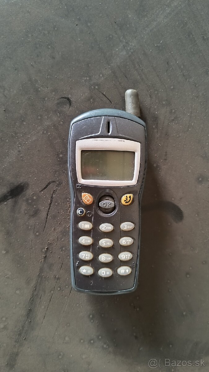 Predám 2ks Alcatel OT 302
- 2