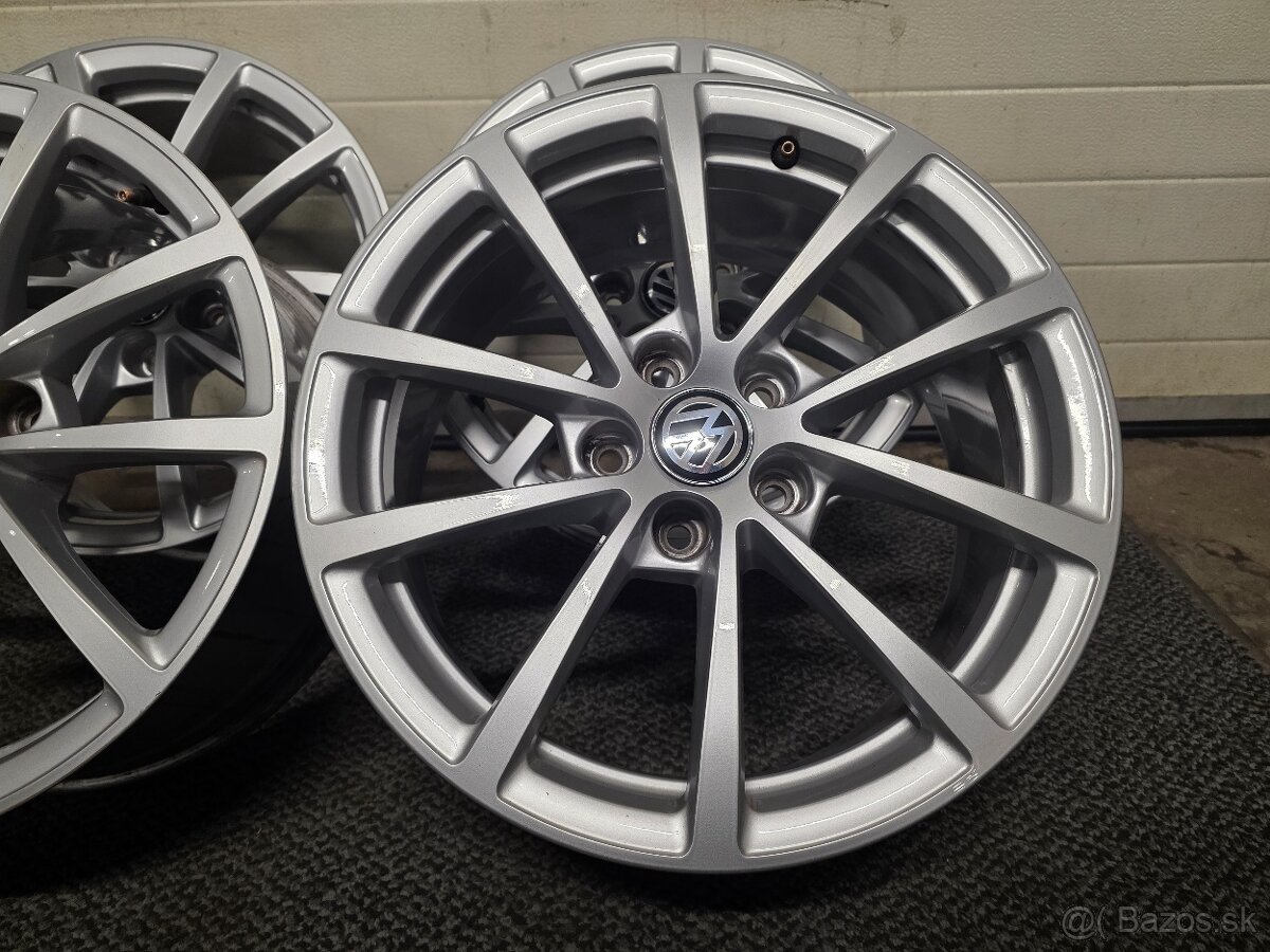 KOVANE ALU 5X112 R17 AUDI 7,5J ET36 - 2