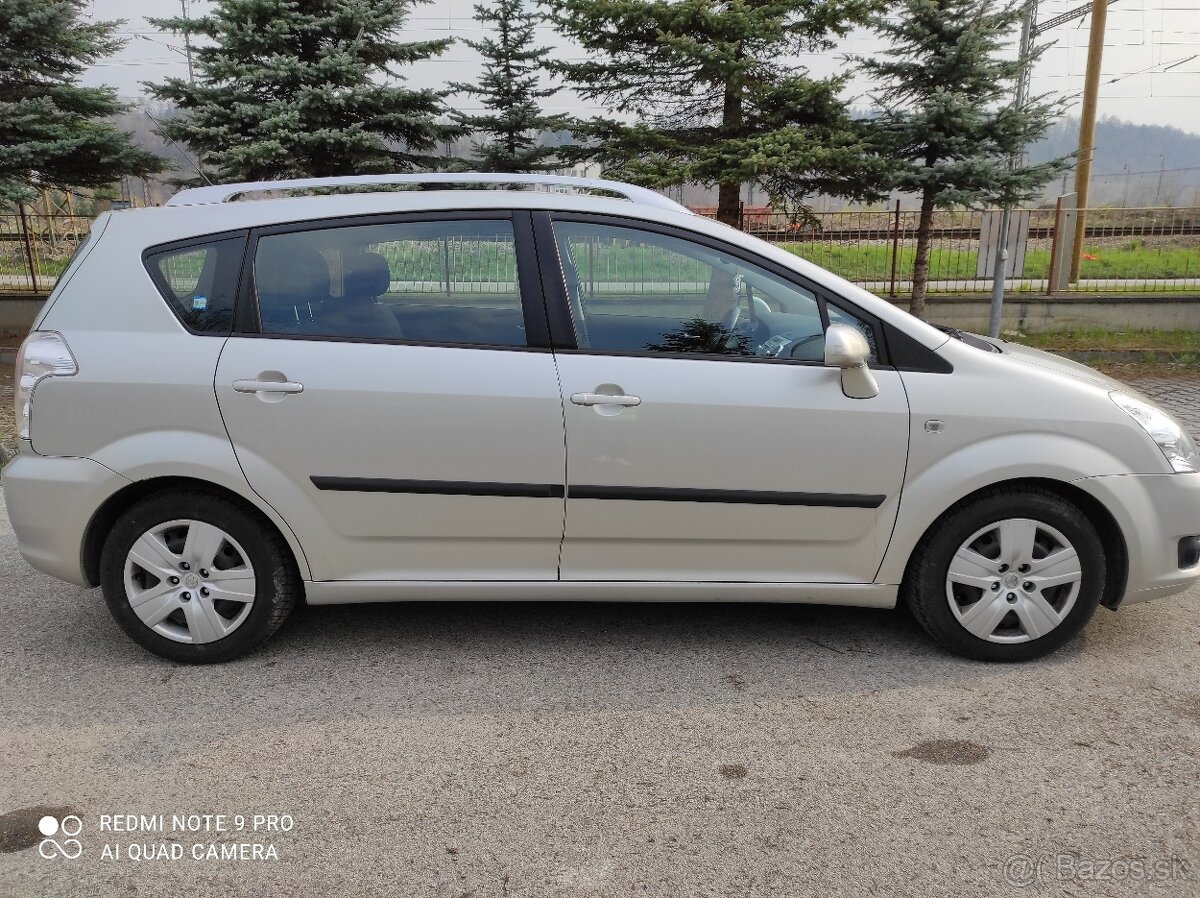 Predám Toyota Corolla Verso 2,2, diesel - 2