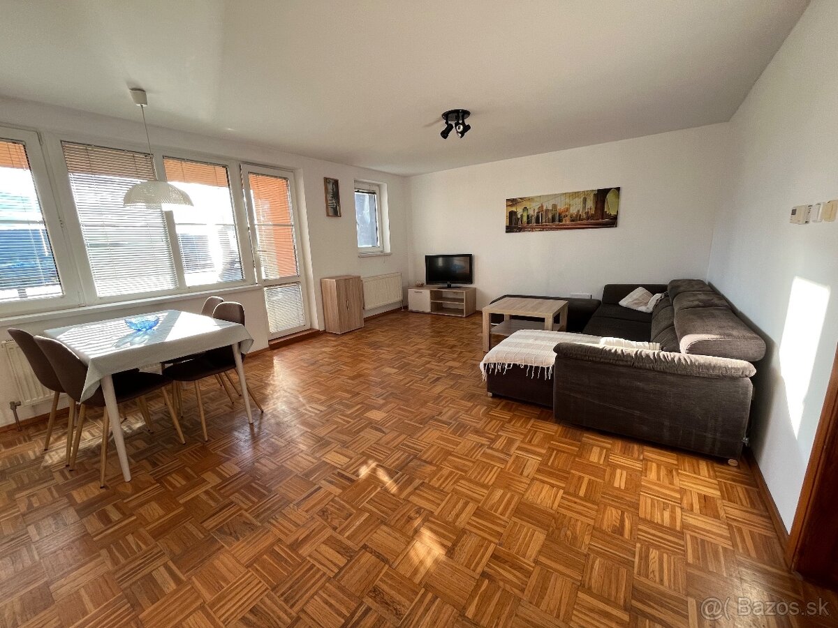 Prenájom 3-izbového bytu s loggiou – centrum Prešova - 2