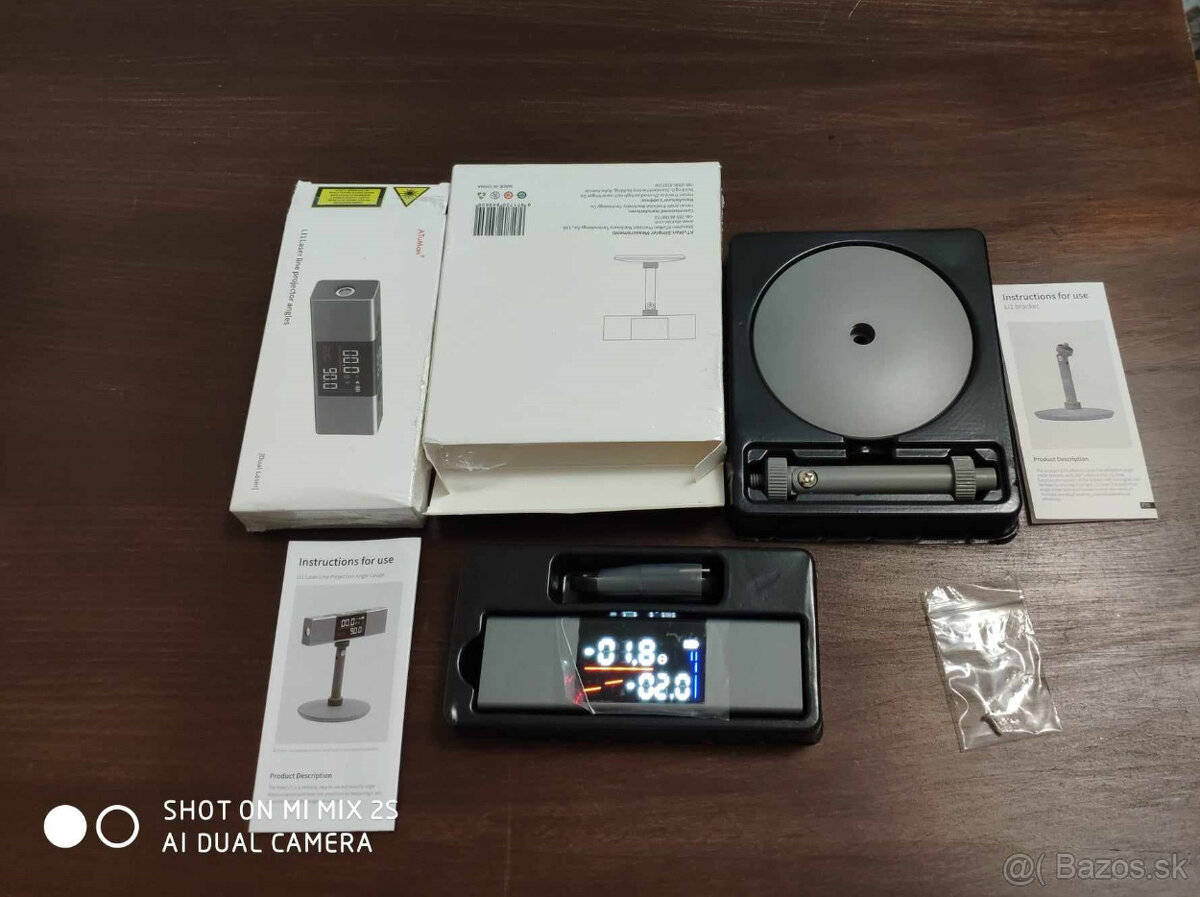 Predám dig vodováhu s laserovým zameriavačom a statívom - 2