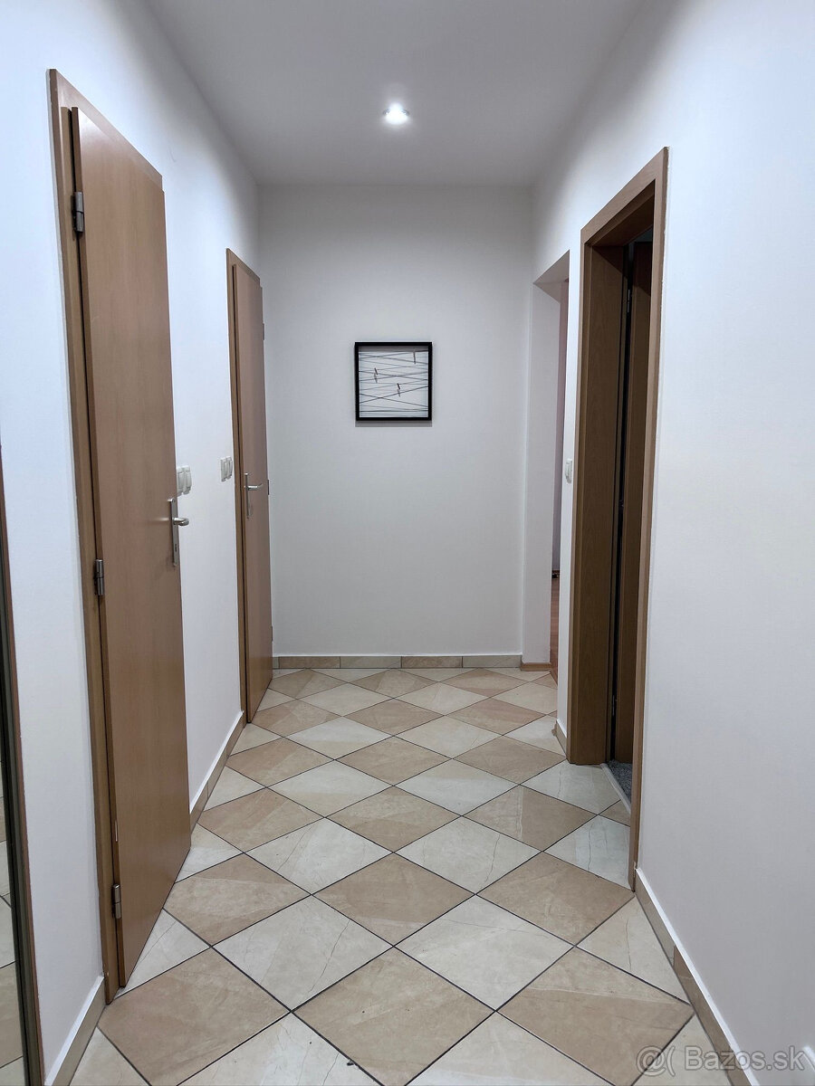 PRENÁJOM 2-izbového moderného bytu vo Vlčkovciach - 2