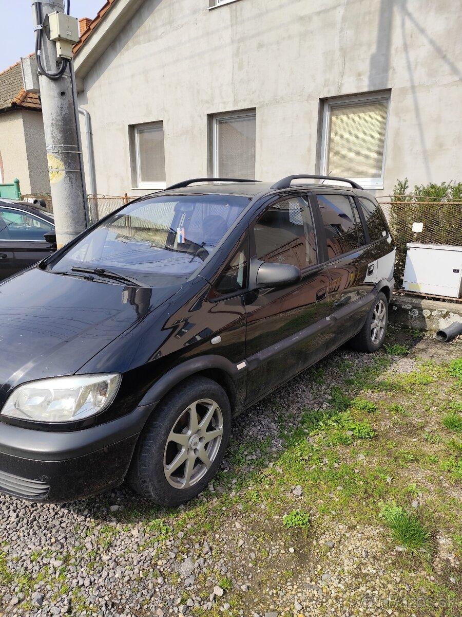 Opel Zafira 2004 - 2