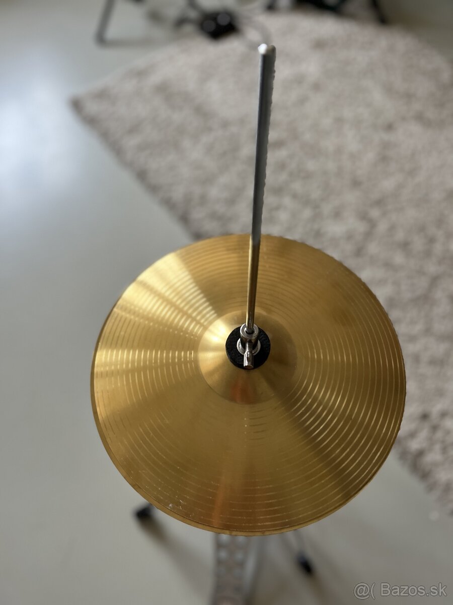 Stojan na hihat s dvomi činelami - 2