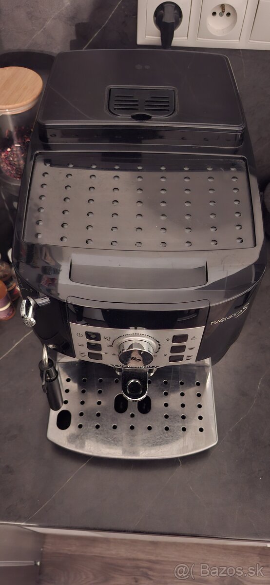 Kavovar Magnifica S - 2