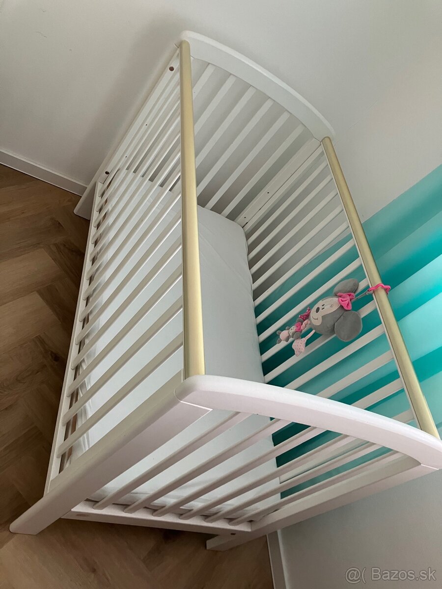 Drevená biela detská postieľka - 2