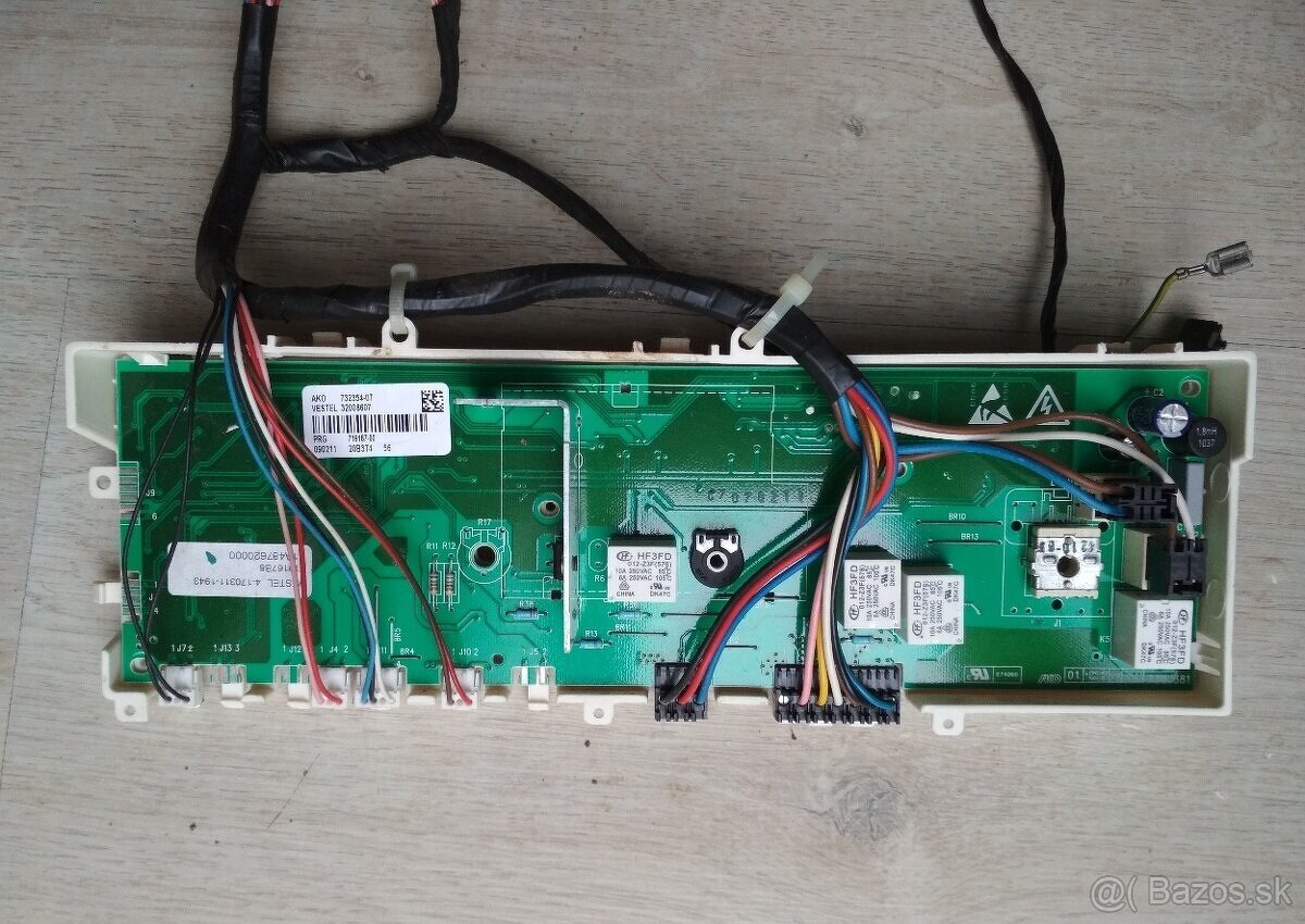 Rozpredám práčku Whirlpool AWG - 2