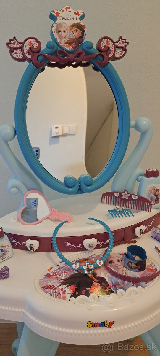 Kozmetický stolík Frozen od Smoby +doplnky Frozen - 2